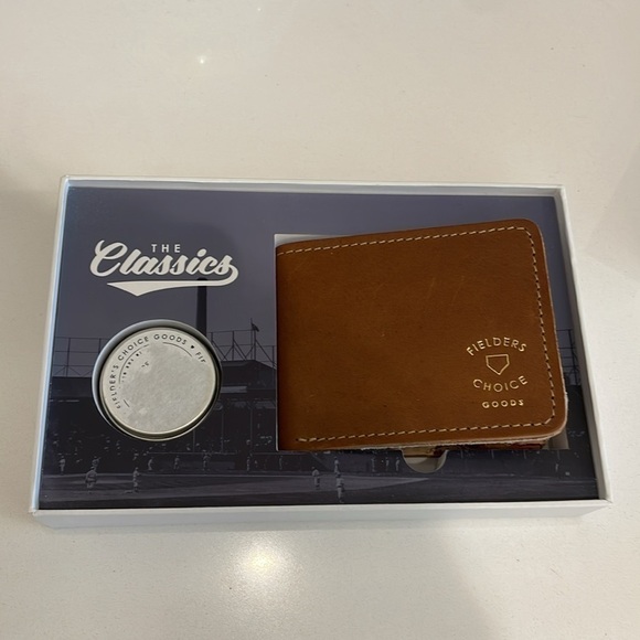 Fielders Choice Goods Leather Bifold Wallet —Made from Leather Baseball Mitt-NIB - Picture 1 of 11